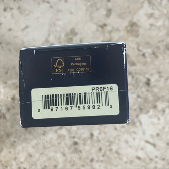 NIB Estee Lauder Futurist SkinTint Serum Foundation SPF 20 1N2 Ecru - Picture 11 of 11